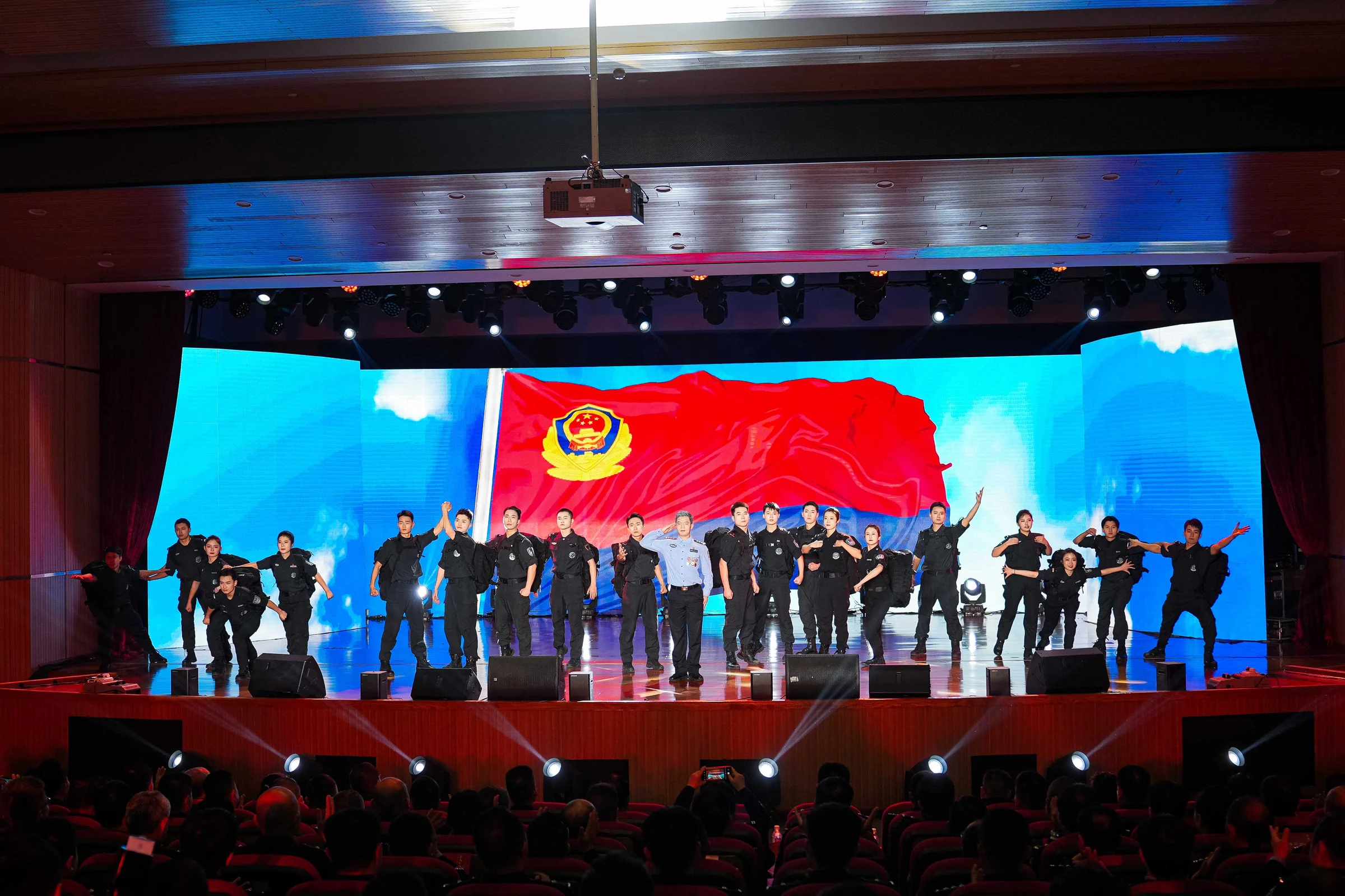 第五个中国人民警察节暨湘潭公安授奖授勋仪式